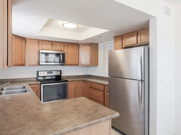 925 S Longmore #201 — Photo 7
