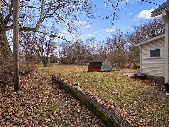 5th image of 706 Indiana Ave