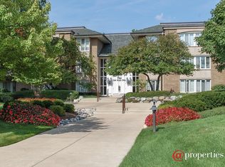 1 Oak Brook Club Dr APT B101, Oak Brook, IL