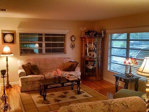 2nd image of 833 Susan Dr