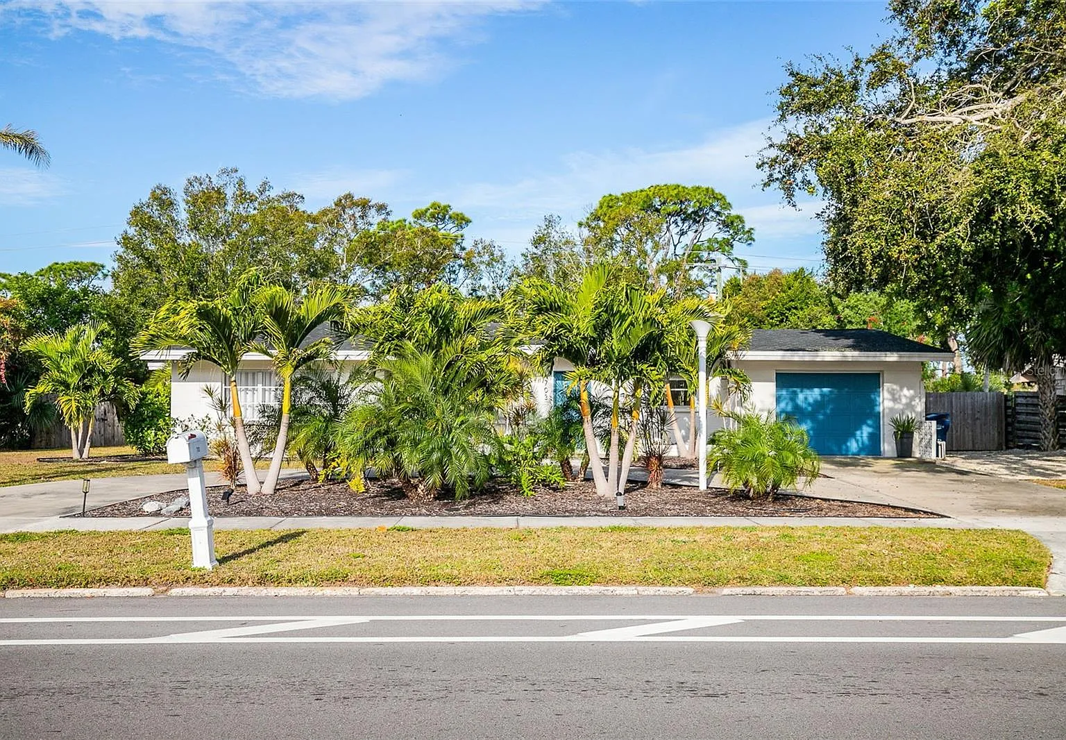 2 bed, 1842 sqft, $4,495 — Photo 2
