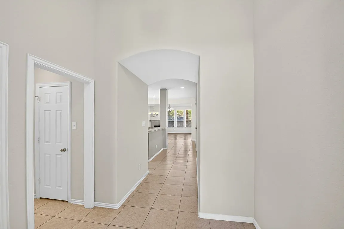 4 bed, 2.5 bath, 2146 sqft, $2,495 — Photo 3