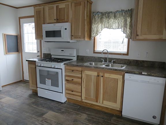 2nd image of 18 Saratoga Dr