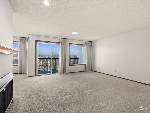 2nd image of 525 Broadway #205