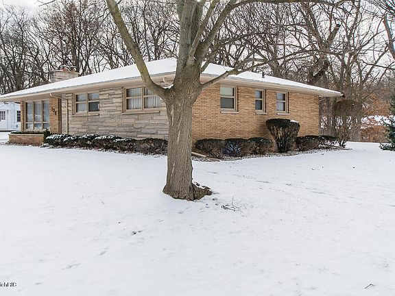 4th image of 136 Pleasantview Dr