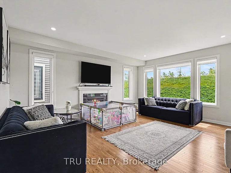 748 Eminence St — Photo 9