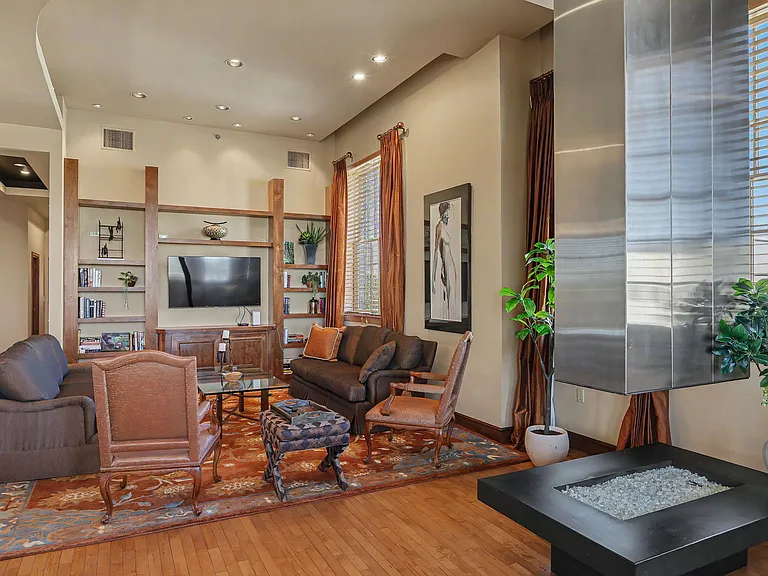 303 Central Ave NE #300 — Photo 16