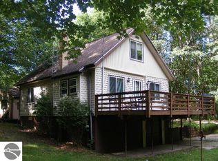 119 Beach Cir, Leroy, MI 49655