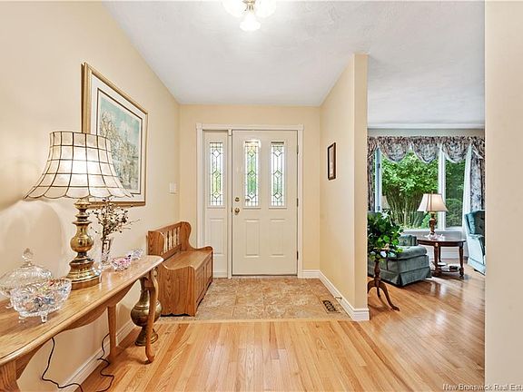 2nd image of 413 Blythwood Ave