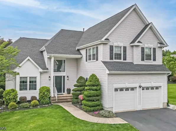 8 Fields Ln, Scotch Plains Twp., NJ 07076
