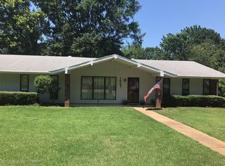 1447 Tara Dr, Hernando, MS 38632