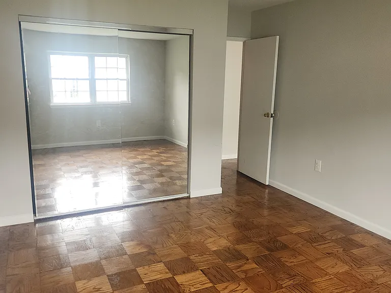 Pine Gate Apartments — Photo 21