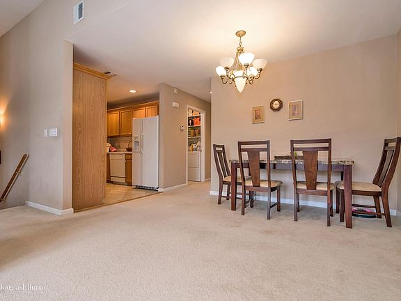 5th image of 1058 Savoy Dr
