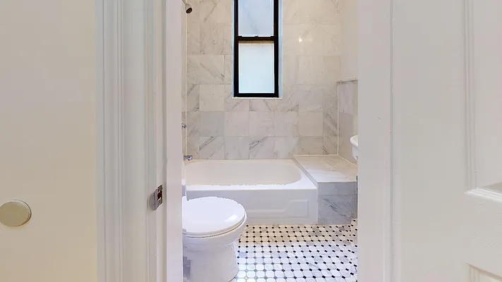 Rented by Bond New York | media 15