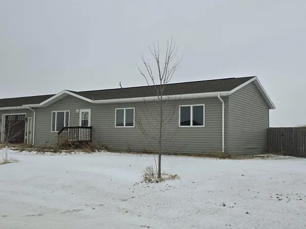 3117 Magnolia St N, Aberdeen, SD 57401