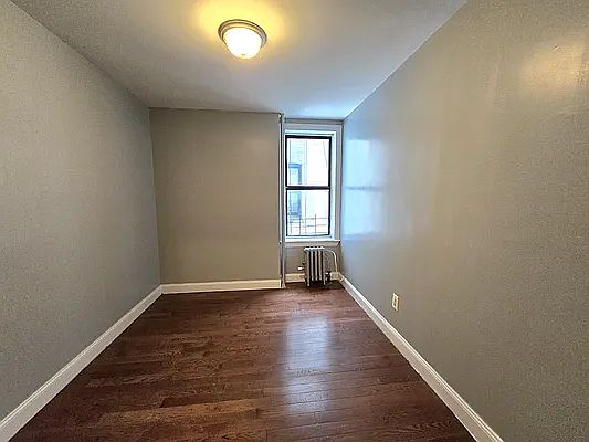 3rd image of 18 E 21st St APT D8