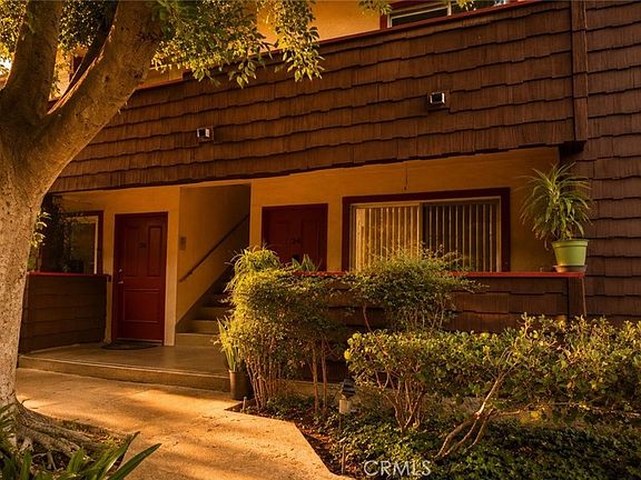 5th image of 5349 Newcastle Ave APT 34
