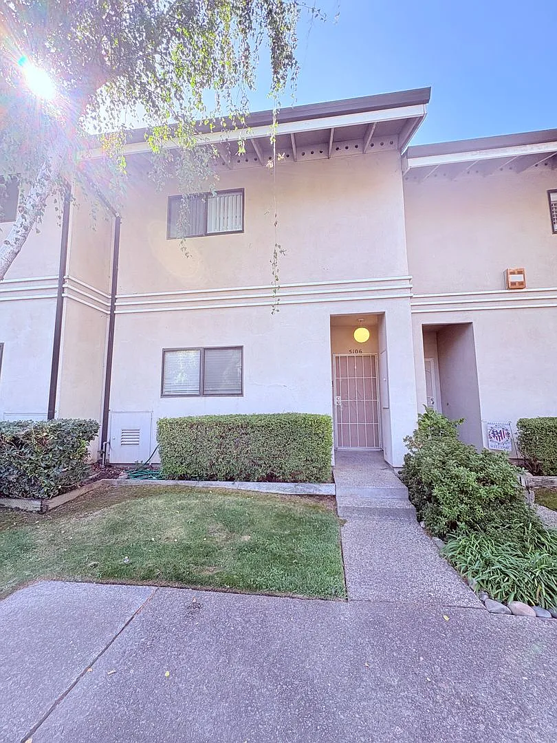 5106 Griffin Oaks Ln - Sacramento 95841 — Photo 1