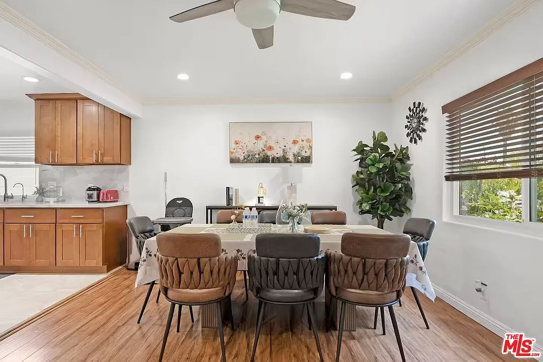 3 bed, 3.0 bath, 2090 sqft, $7,200 — Photo 3
