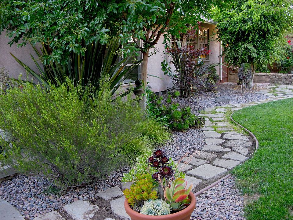 Walkway and Fountain