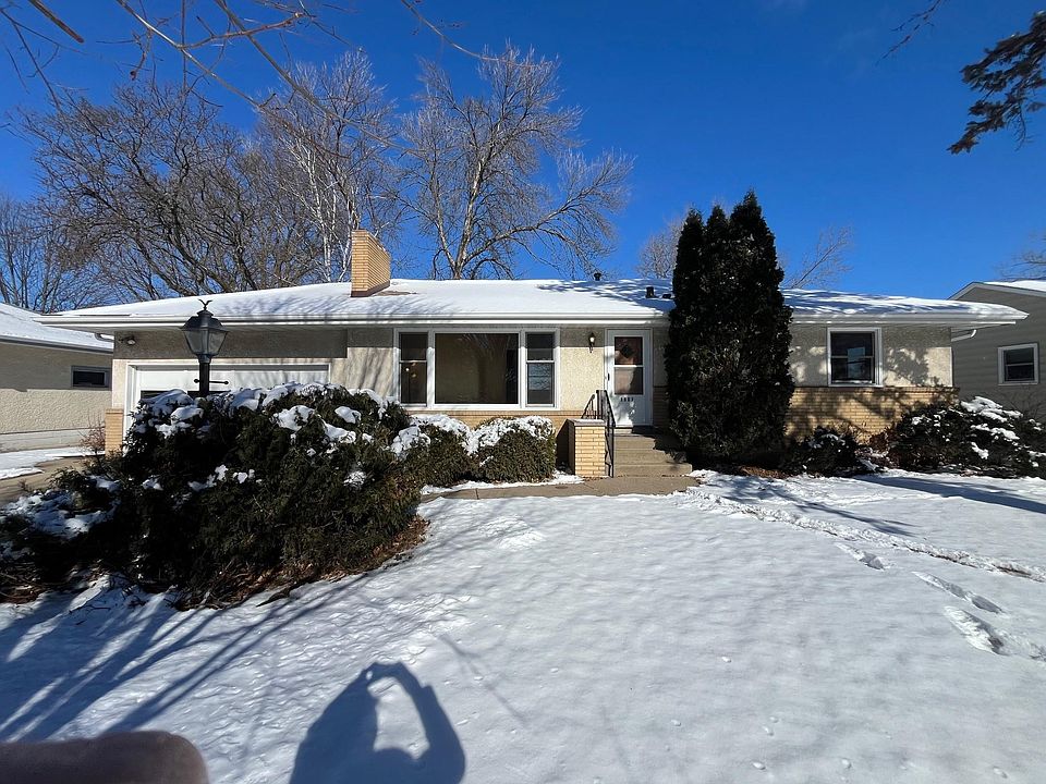 1st image of 1907 Shryer Ave W