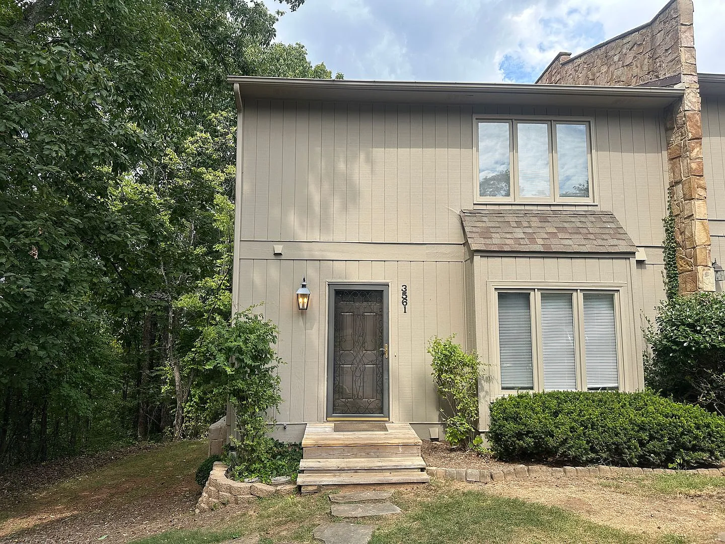 SW County Townhome — Photo 1