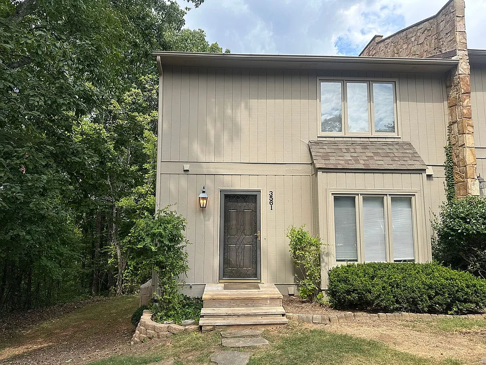 3561 Londonderry Ln