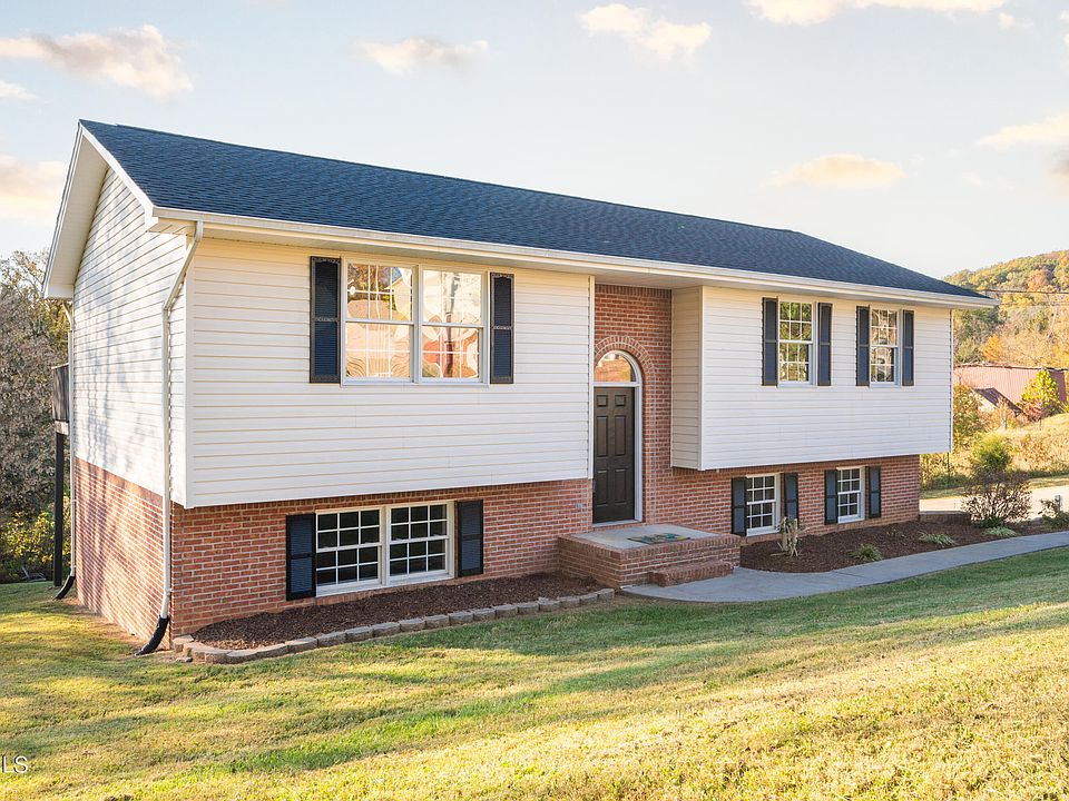 1st image of 114 Valley Crest Dr