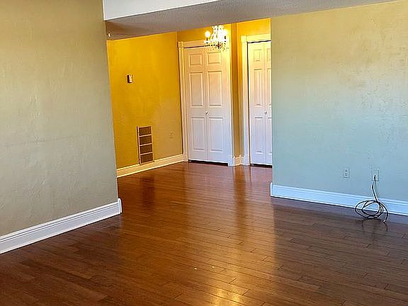 2nd image of 3121 Johnston St APT 206