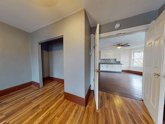 3rd image of 3165 W 31st St APT 4
