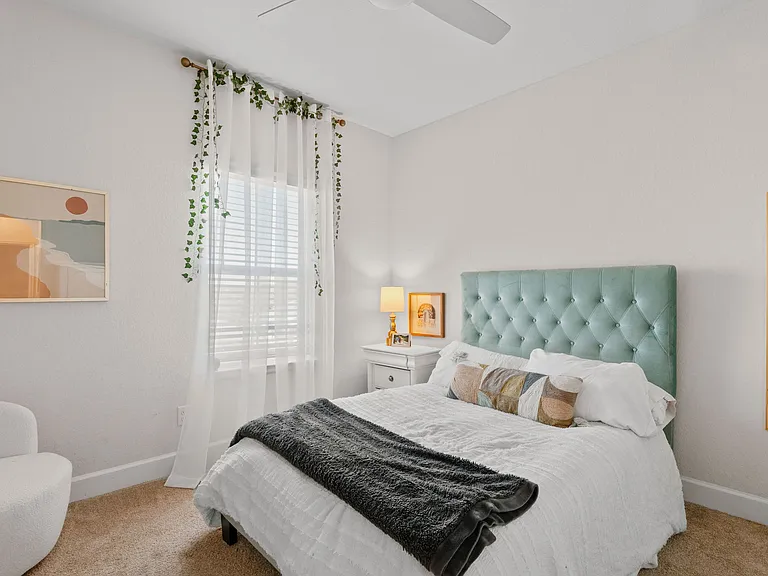 303 Navarro — Photo 15