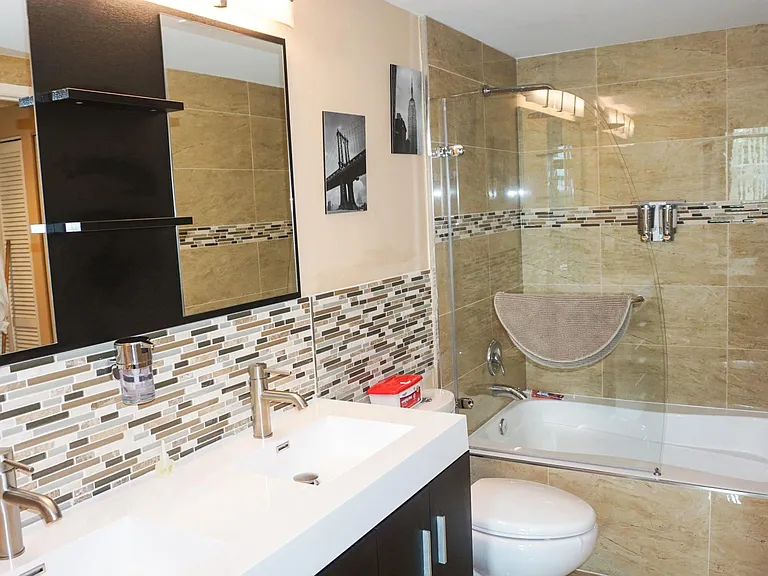 100 NE 6th St #303 — Photo 9