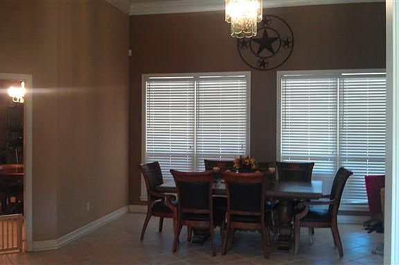 3rd image of 1607 W Lake Dr