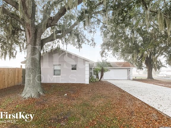 2nd image of 7989 Sioux Ln