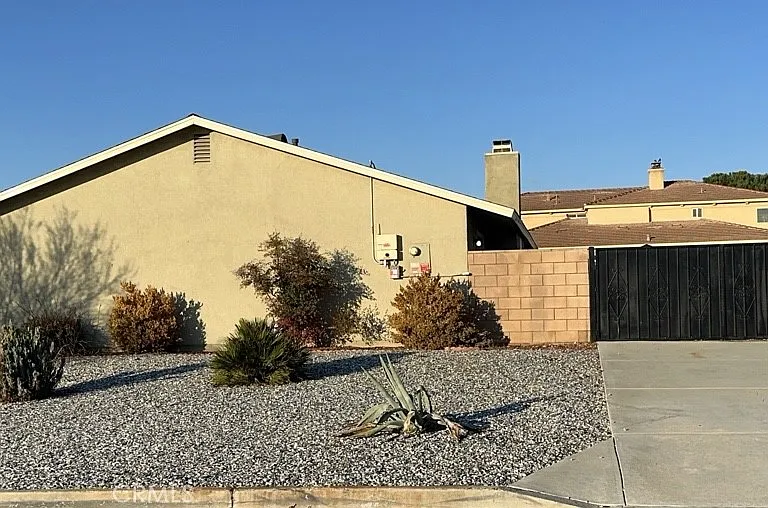 17890 Garden Glen Rd — Photo 4