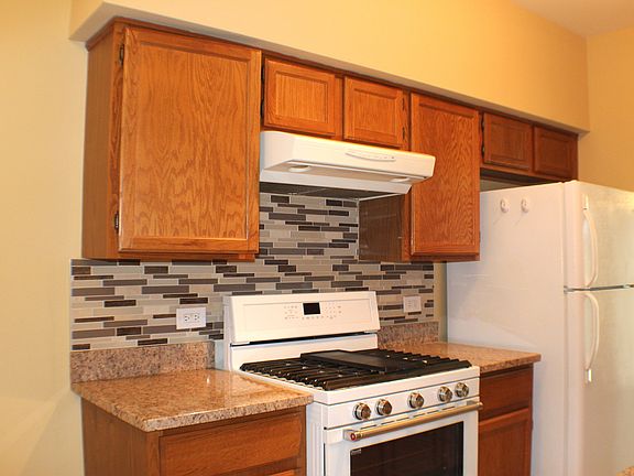 3rd image of 579 W Parkside Dr #579