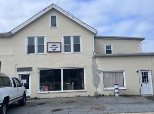 636 2nd Floor Apartment Gravel Pike, East Greenville, PA 18041