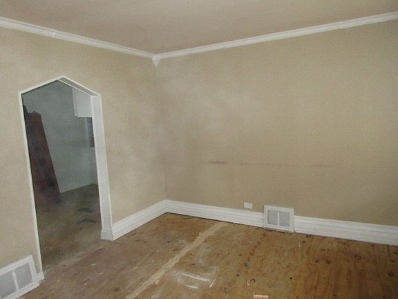 5th image of 11018 S Washtenaw Ave