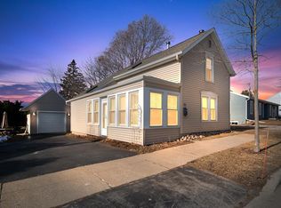 215 S 4th Ave, Sturgeon Bay, WI 54235