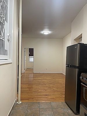 4th image of 11 Stanton St #1CD