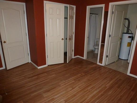 5th image of 120 W Roselawn Dr