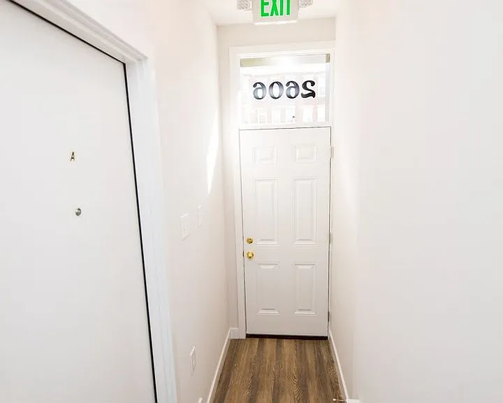 2606 Maryland Ave — Photo 2