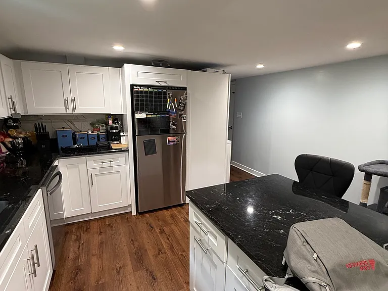 158 Houghton St #B — Photo 37