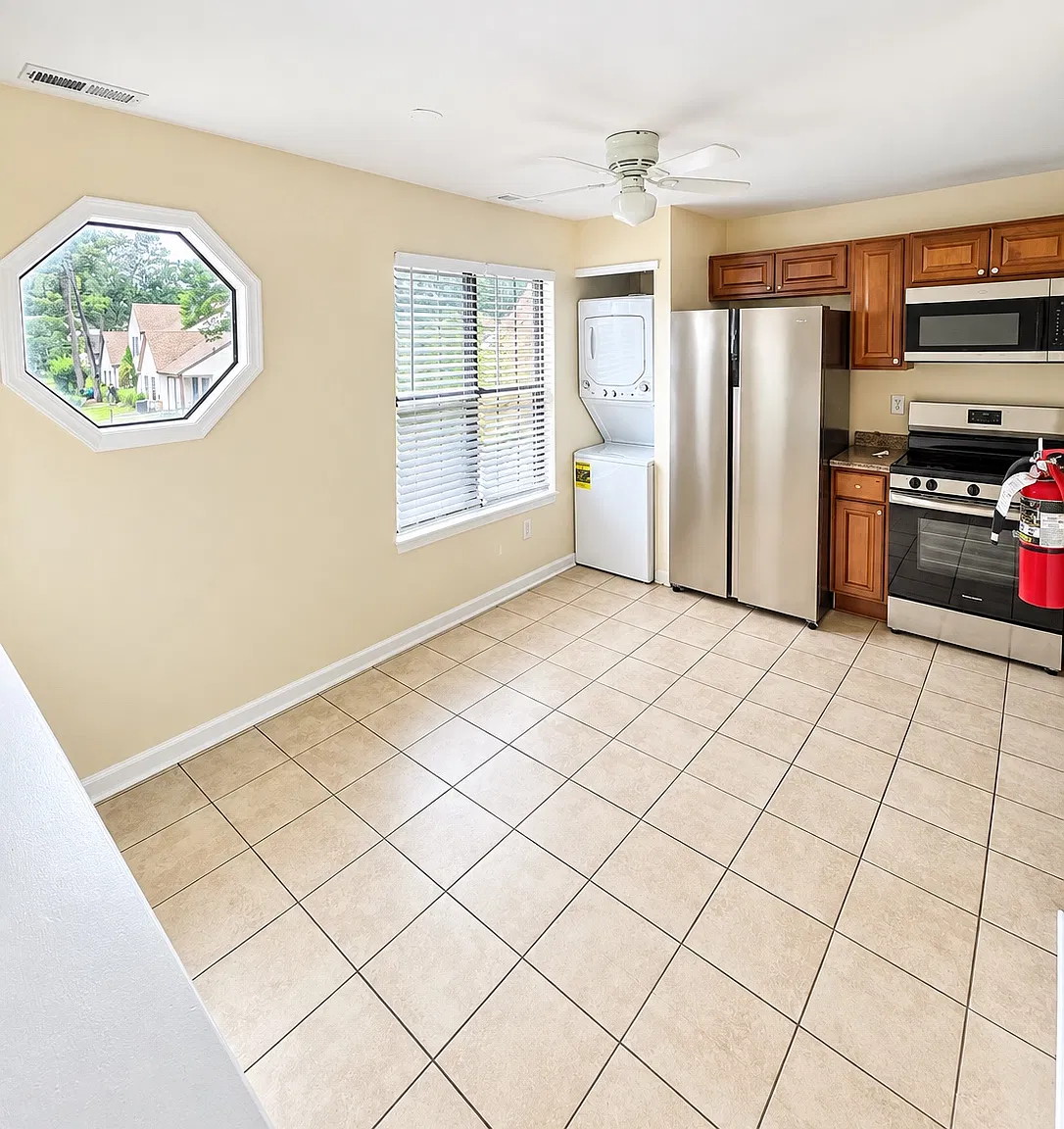 2 bed, 1000 sqft, $1,900 — Photo 4