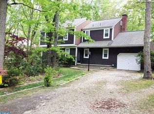 12 Stonehenge Dr, Medford, NJ 08055