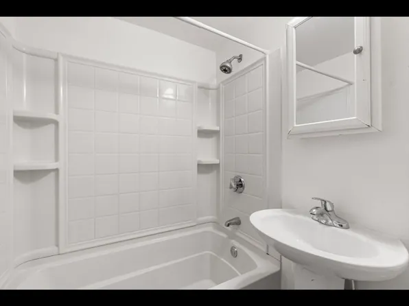 428 Great Rd APT 13, Acton, MA 01720
