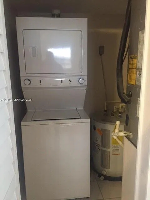 The Arabian Arms Condo — Photo 2