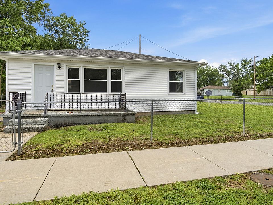 1st image of 206 Comingo Avenue