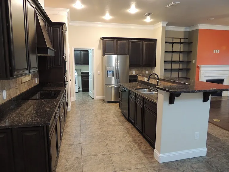 5706 Champions Dr — Photo 6