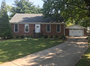 6806 Penwern Ct, Windy Hills, KY 40207